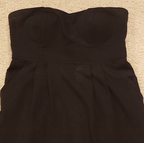 Black Forever 21 Strapless Pleated Dress. Lightly lined cups. Medium. EUC OBO - Picture 2 of 5